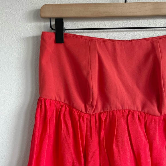 NWT Lovers + Friends Red Strapless Open Back Top Size Small - Picture 2 of 9